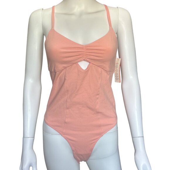 Colsie Pink Strappy Cutout Bodysuit Womens Size Medium NWT - Picture 1 of 8